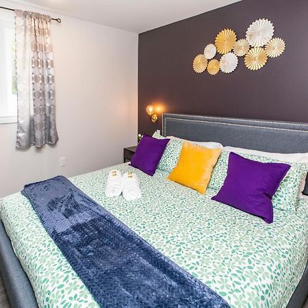 Luxury 1Br With King Bed - Steps From Byward Market! Apartment Ottawa Bagian luar foto