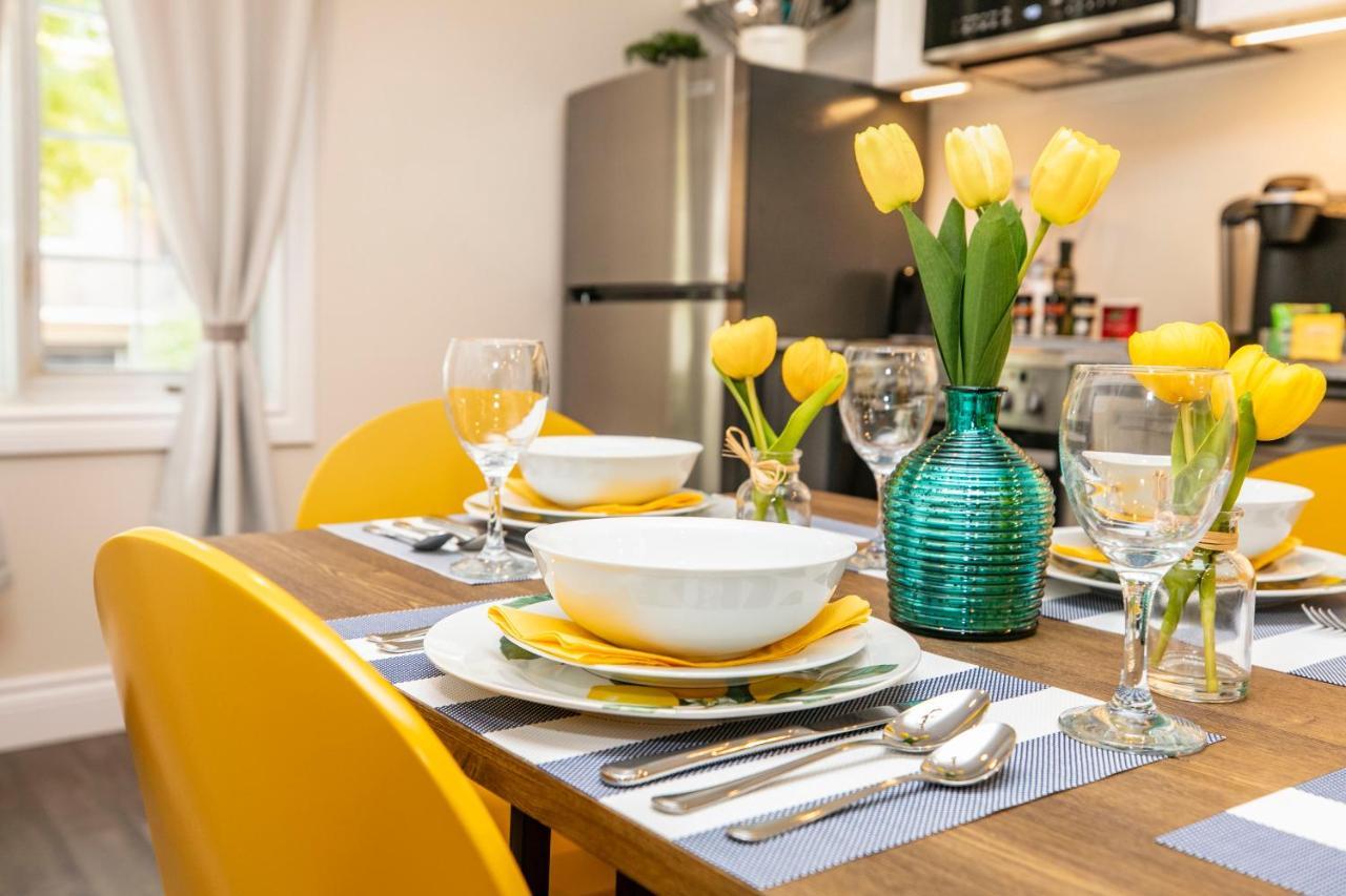 Luxury 1Br With King Bed - Steps From Byward Market! Apartment Ottawa Bagian luar foto
