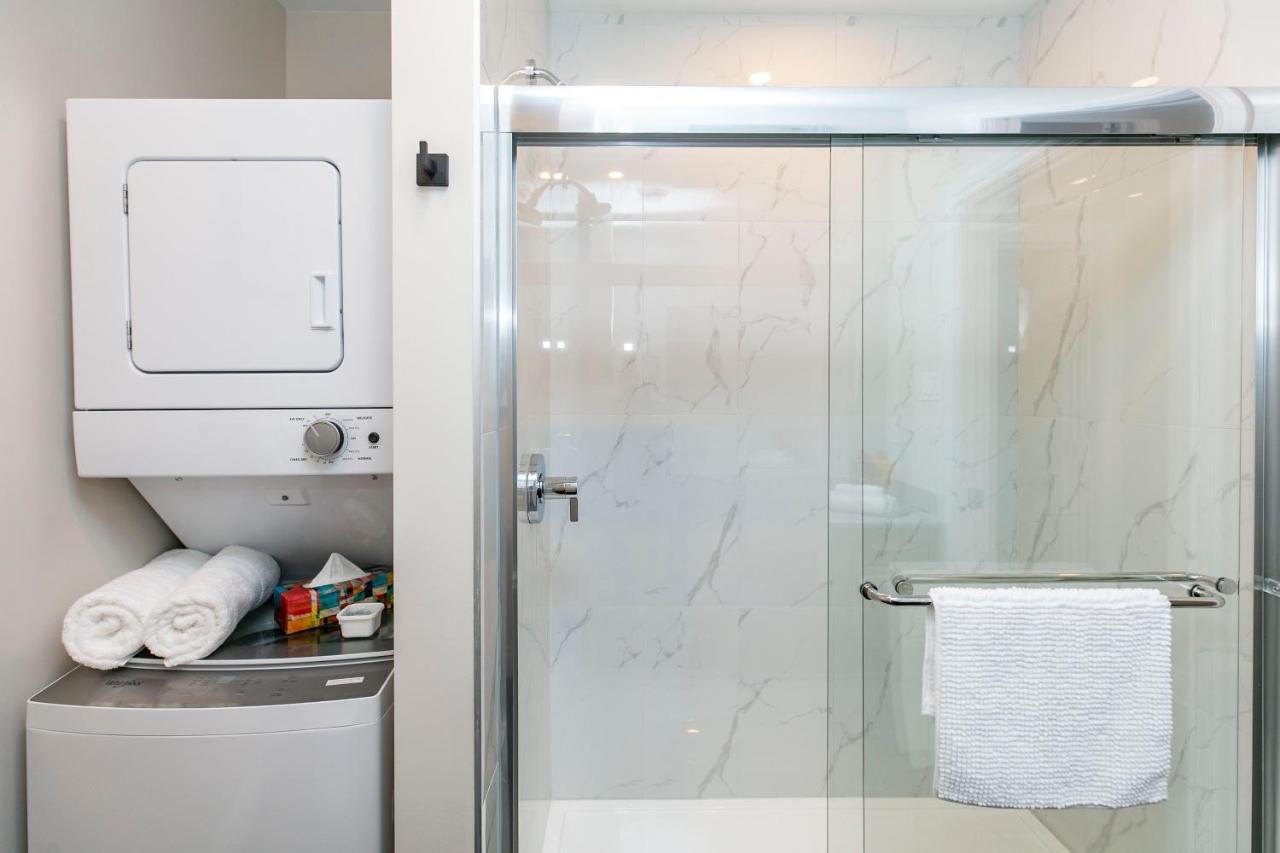 Luxury 1Br With King Bed - Steps From Byward Market! Apartment Ottawa Bagian luar foto